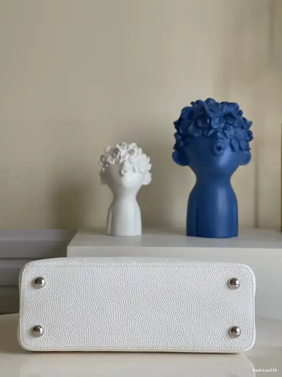 LOUIS VUITTON CAPUCINES BB 0414